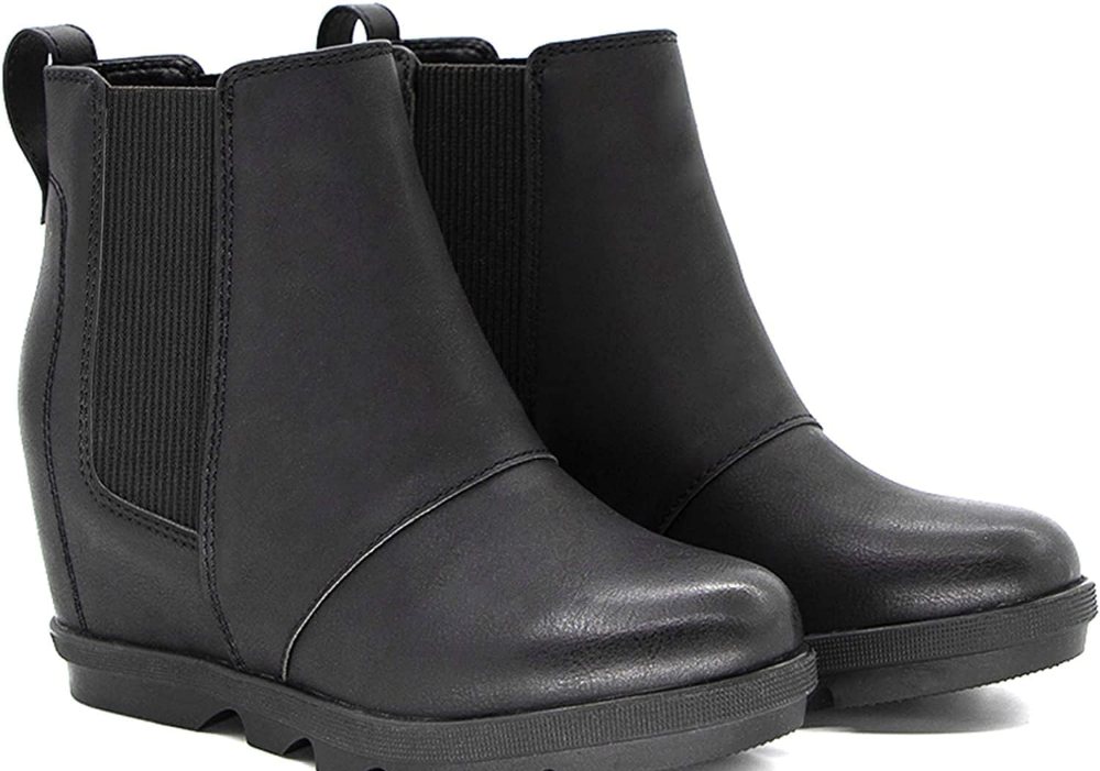 Athlefit Hidden Wedge Chelsea Boot in Black